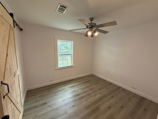 Building Photo - 4114 Victoria Ave