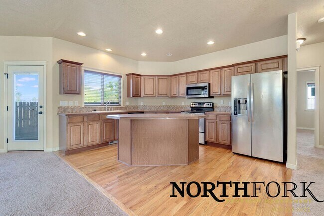 Building Photo - Low Maintenance Craftsman Home in Nampa