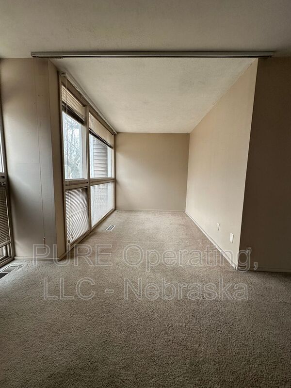 Building Photo - 1631 N 109th Plaza