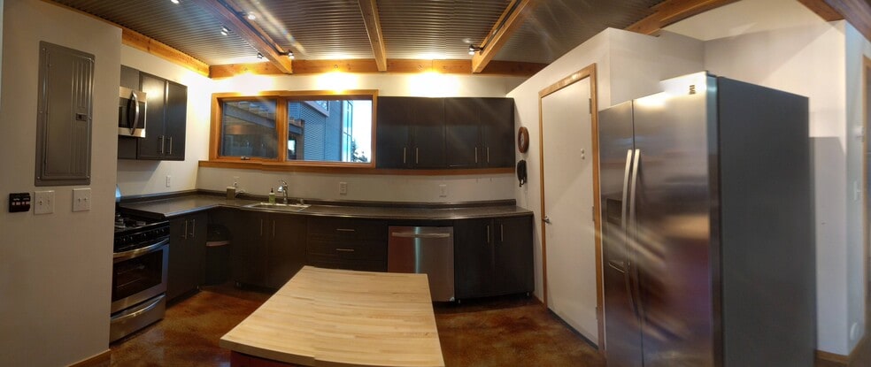 Building Photo - 15420 Blair View Cir