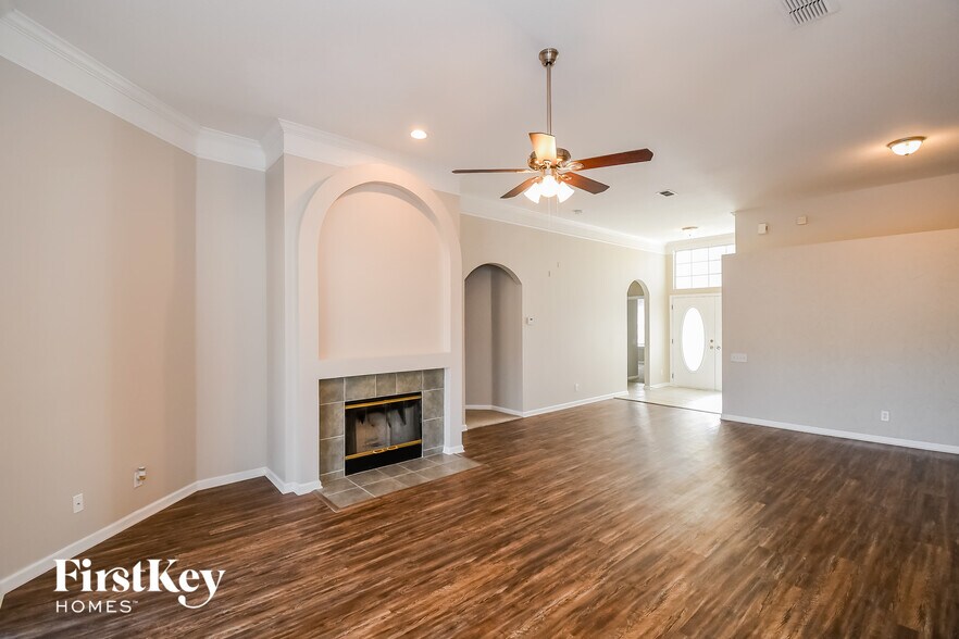 Building Photo - 10537 Castlebar Glen Dr S