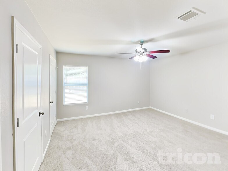 Building Photo - 15649 Del Norte Dr
