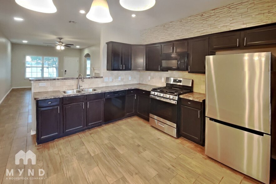 Building Photo - 11817 NW 136th Terrace