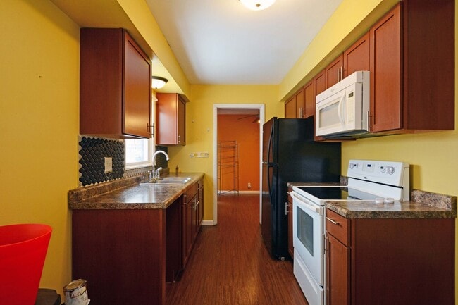 Building Photo - Charming Home for Rent in Brooklyn Center