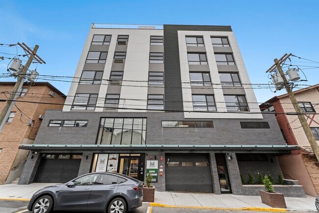 Primary Photo - 60-64 68th St