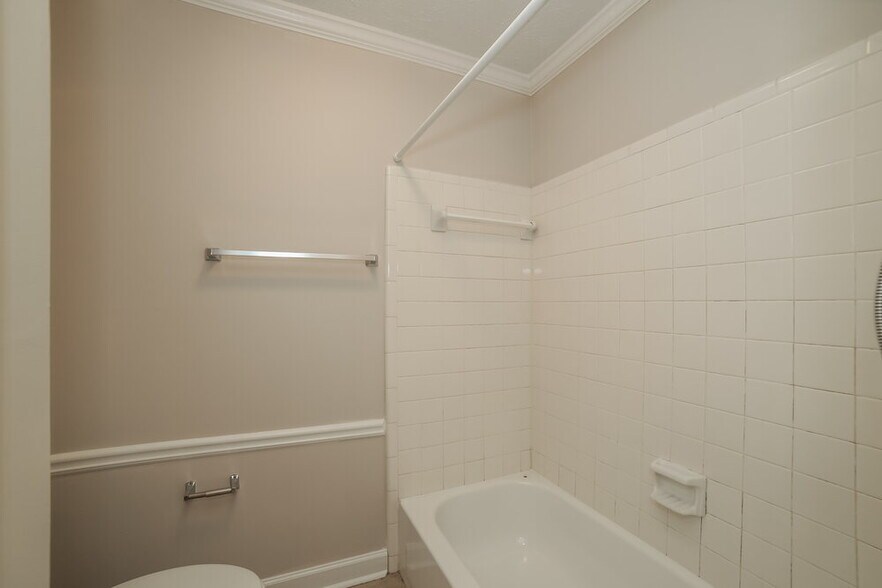 Building Photo - 1338 Colonial Trce NW