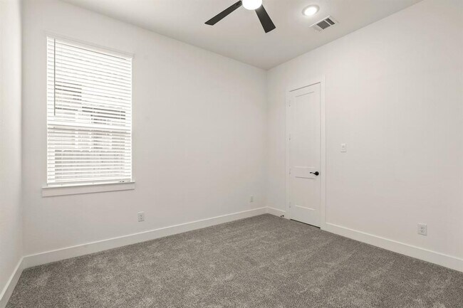 Building Photo - 32707 Fly Fish Wy