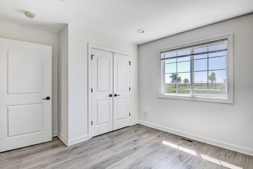 Building Photo - 1047 Dailey Pl