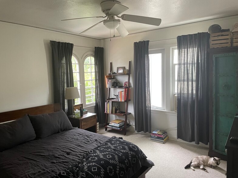 Front Bedroom - 1213 S Ridgeley Dr