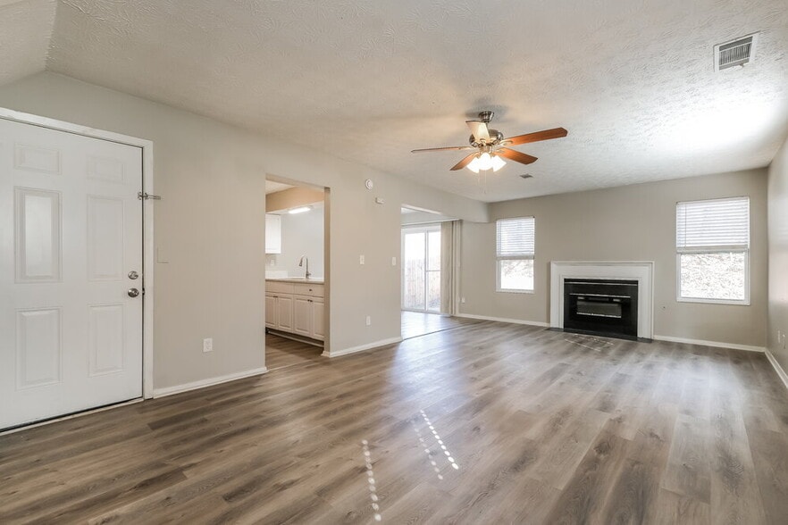 Building Photo - 6375 E Windsor Ln