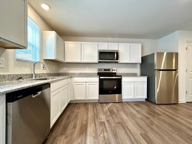 Building Photo - 137 Villa Ln