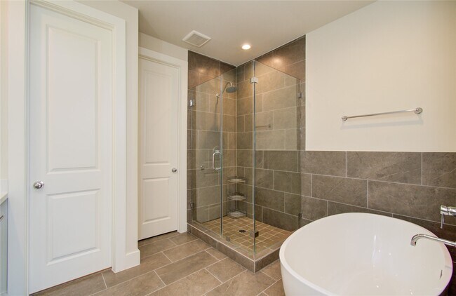 Building Photo - 5205 Allen St