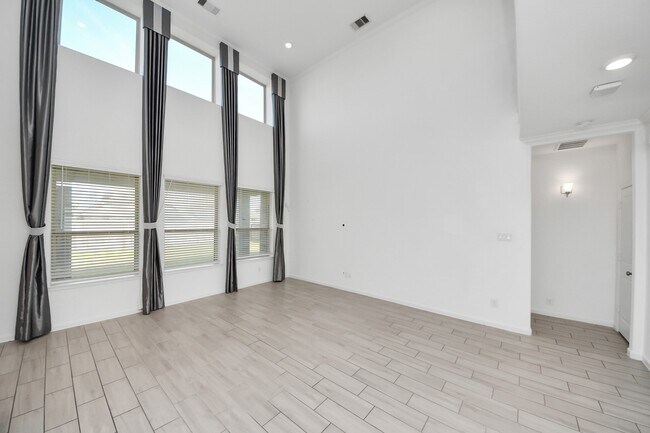 Building Photo - 3007 Velda May Dr