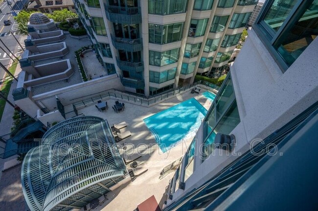 Building Photo - 2500 Sixth Ave