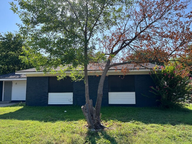 Primary Photo - Four bedroom home! Housing assistance acce...