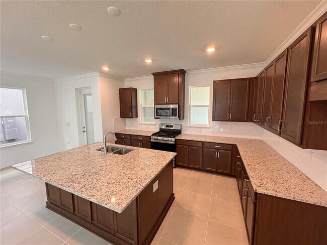 Building Photo - 14727 Field Daisy Dr