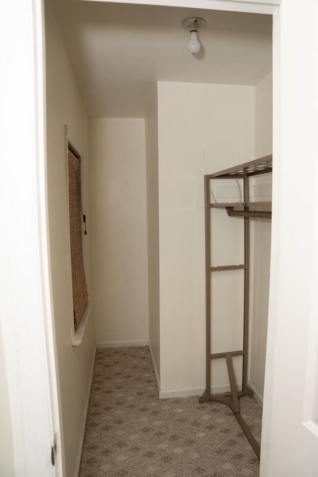 Building Photo - 53 E Summit St