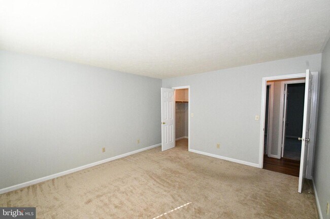 Building Photo - 11 Jody Ct