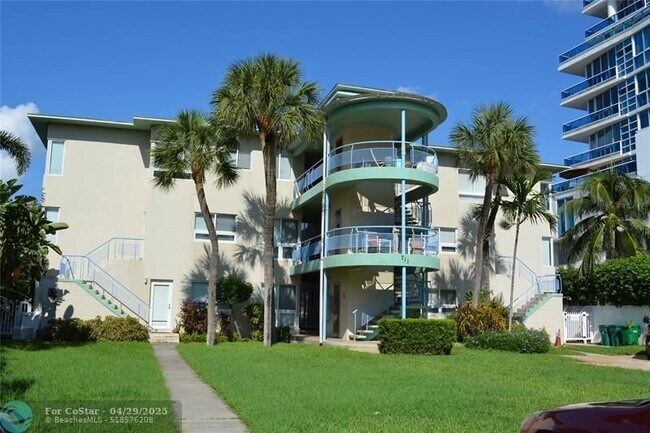 Primary Photo - 711 Bayshore Dr
