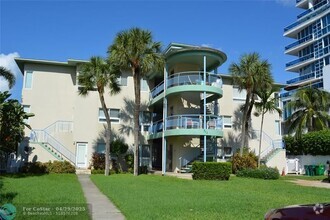 Building Photo - 711 Bayshore Dr