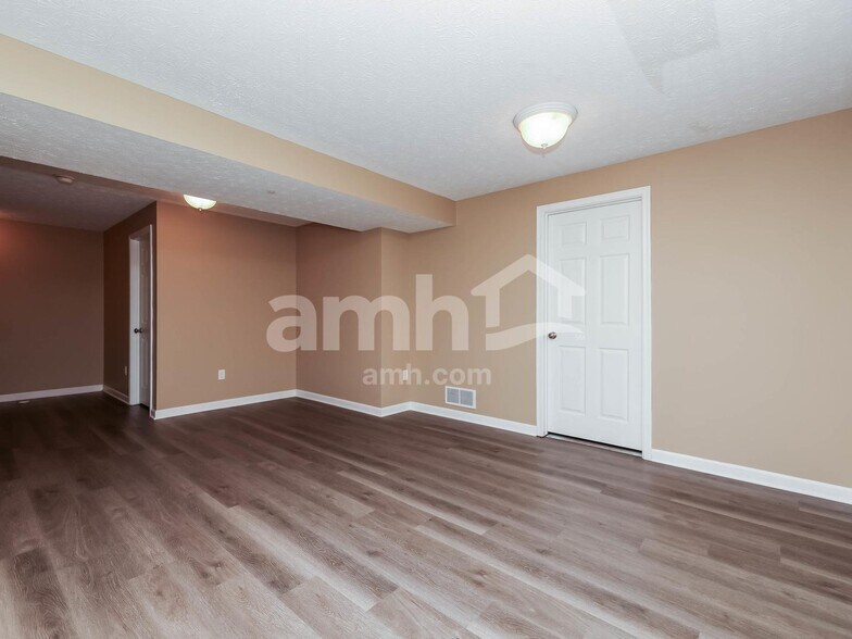 Building Photo - 333 Parrott Ct