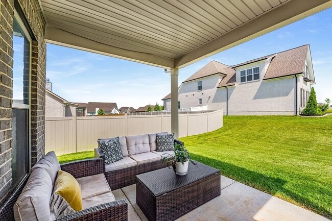 Building Photo - Exquisite Executive Home in the Heart of S...