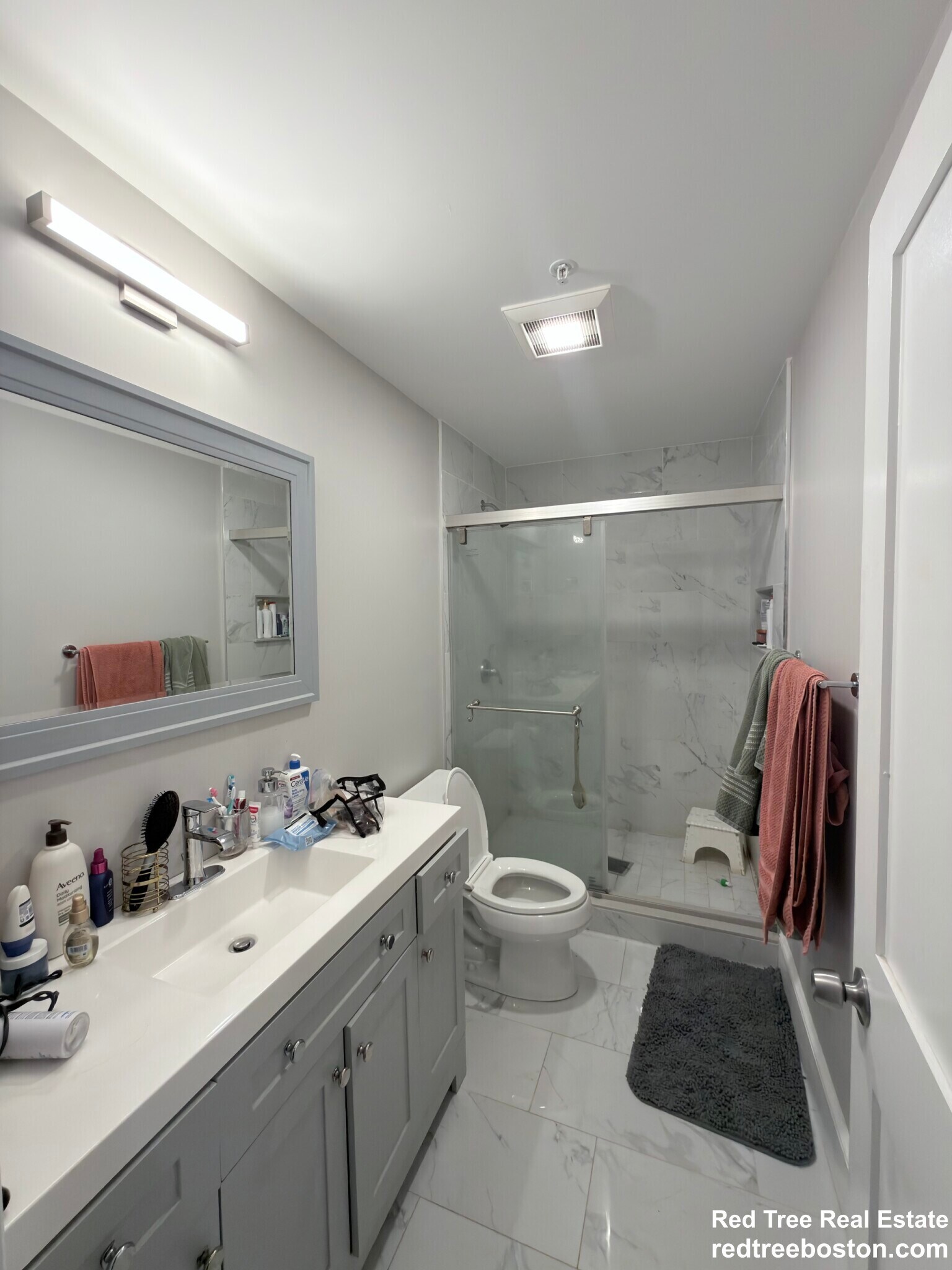 Building Photo - 156 Hillside St