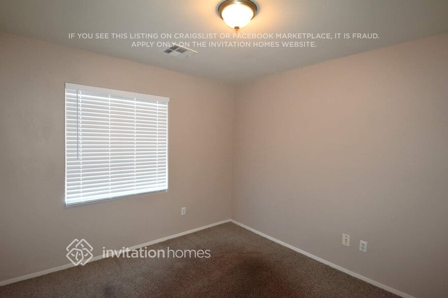 Building Photo - 9413 Santana Siesta Ave