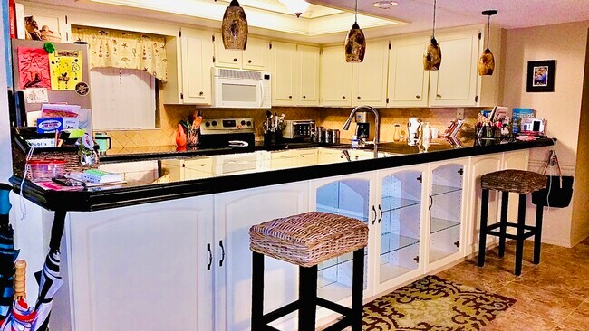 Building Photo - 944 Peninsula S Dr