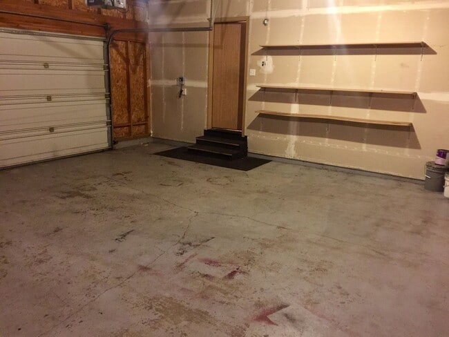 Building Photo - Charming One Story Rambler