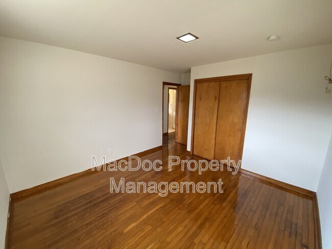 Building Photo - 10514 Robert E. Lee Drive