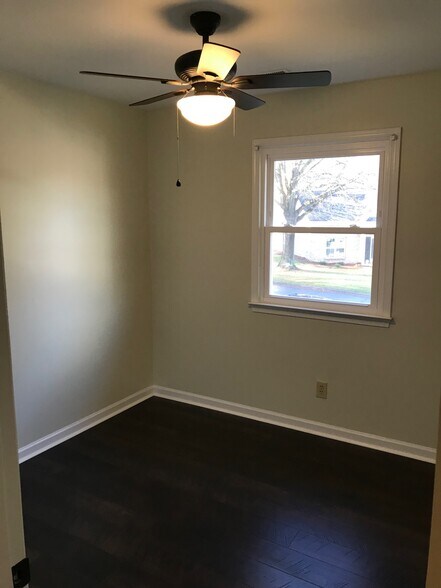 Building Photo - 507 Rock Cliff Ct