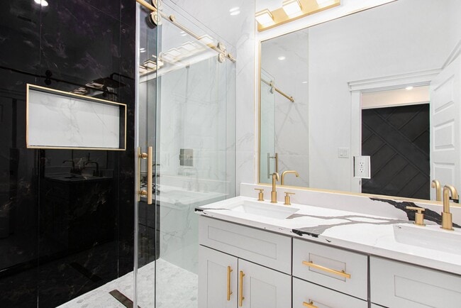 Building Photo - 3652 Seabrook St