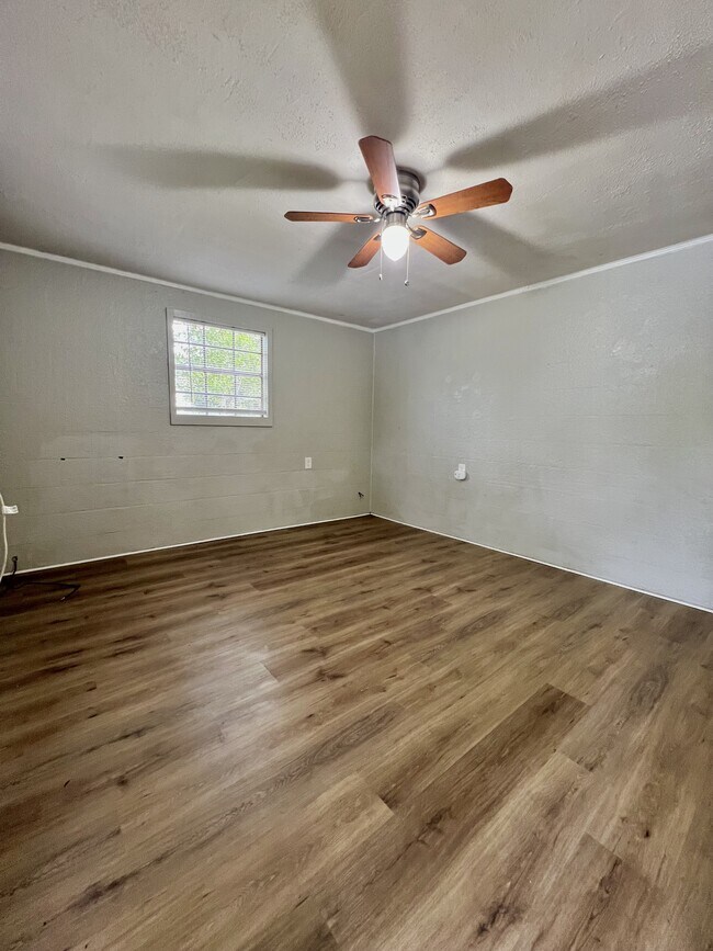 Building Photo - 508 S Martin Luther King Jr Dr