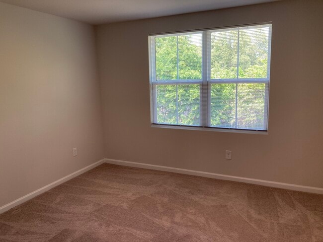 Building Photo - 565 Hampton Townes Dr