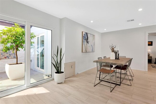 Building Photo - 3694 Glen Oaks Manor Dr