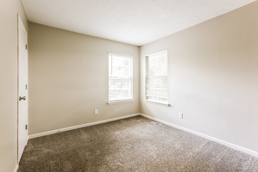 Building Photo - 5223 Pin Oak Dr