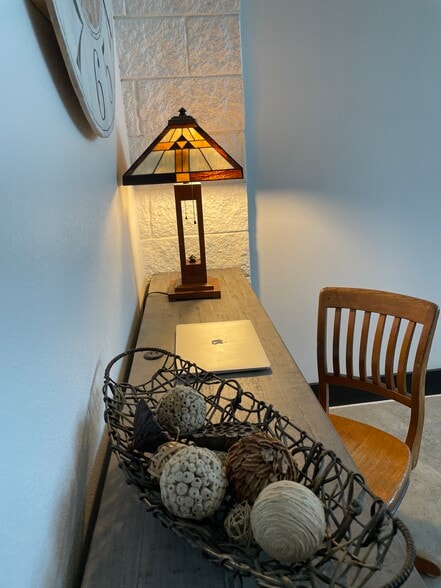 DESK AREA - 475 S Hickory St