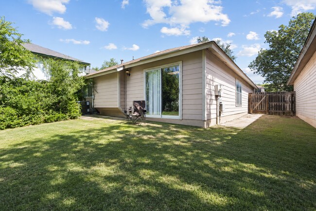 Building Photo - 2 Bedroom/ 1 Bath Bridgewood Subdivision