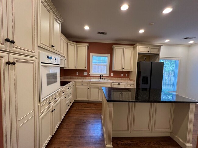 Building Photo - Home for Rent in Deer Creek!