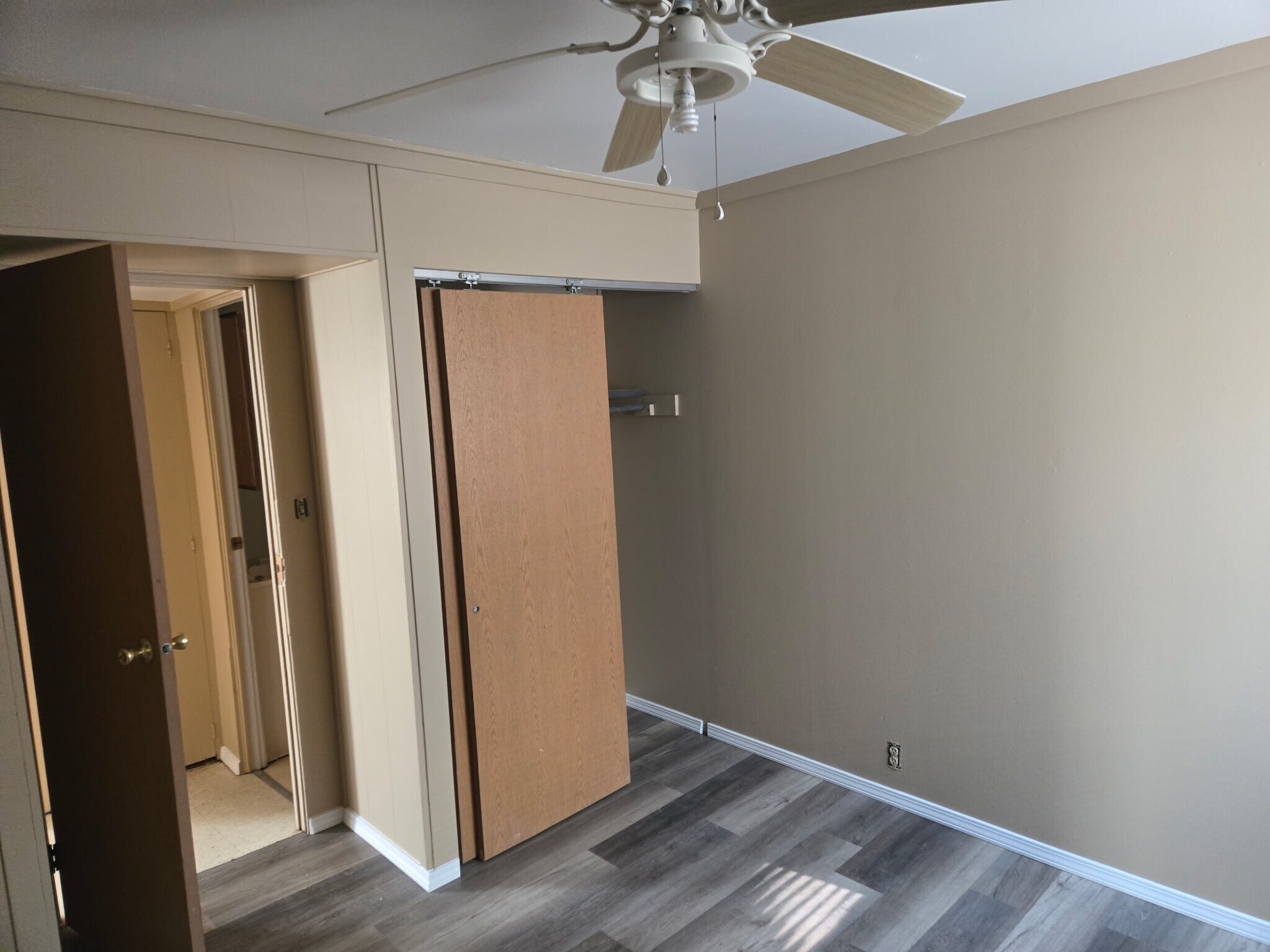 Building Photo - 229 N Clinton St