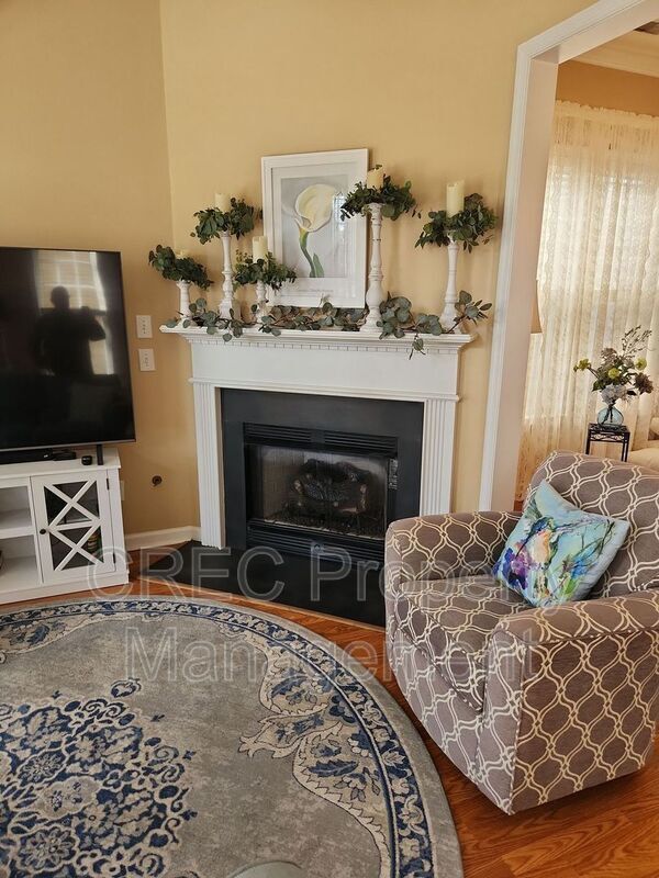 Building Photo - 105 Barberry St