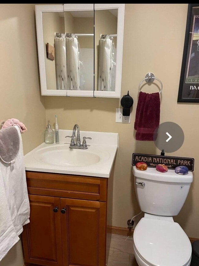 Building Photo - 14 Bardwell St