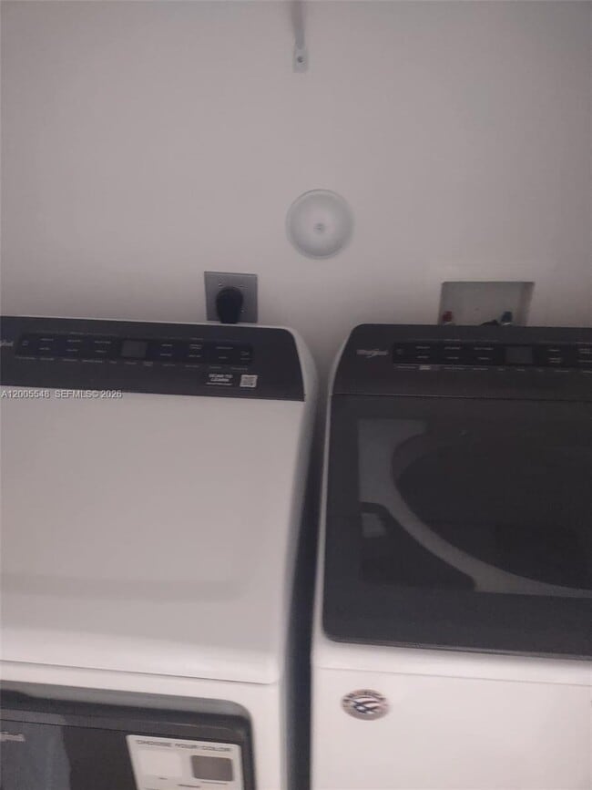 Building Photo - 640 Pioneer Way