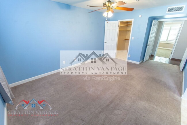 Building Photo - 944 W Meseto Ave