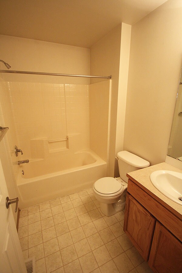 Building Photo - Cai Duplex - Lynnwood