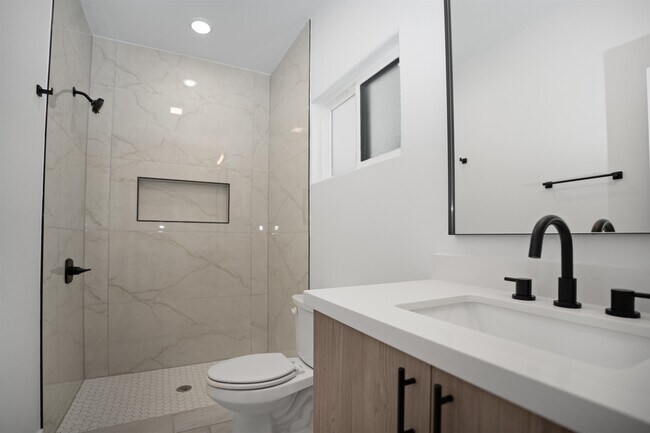 Building Photo - 8218 Casa Verde Rd