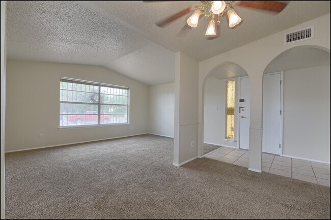Building Photo - 4109 Roxbury Dr