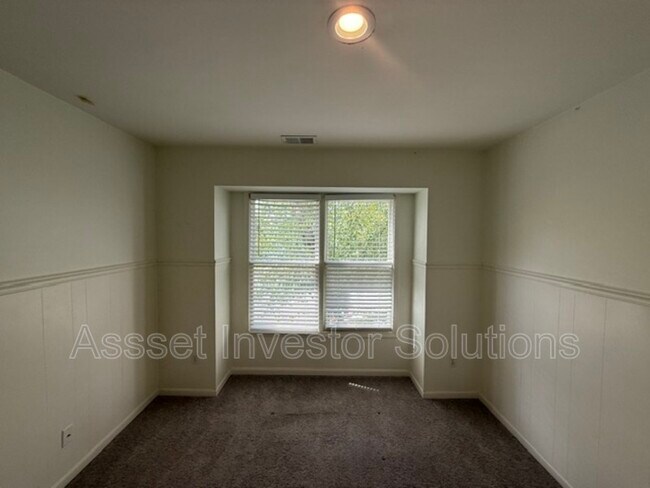 Building Photo - 8004 W 144th Pl