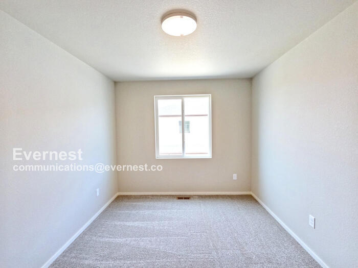 Building Photo - 2814 Barnstormer St